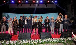 Uluslararası Homeros Festivali’ne muhteşem açılış; Zülfü Livaneli büyüledi