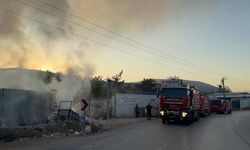 İzmir'de geri dönüşüm tesisinde çıkan yangın, söndürüldü