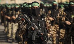 Hamas'ın rehineleri teslim ettiği ana dair görüntüler
