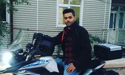 Aydınlatma direğine çarptı motosikletli genç kurtarılamadı