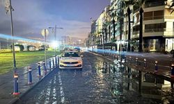 İzmir fırtına ve şiddetli yağışın yaralarını sarıyor