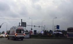 Ambulans, otomobile çarptı: 6 yaralı