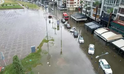 İzmir’de yağmur alarmı: Büyükşehir Belediyesi bin 500 personel ile sahada