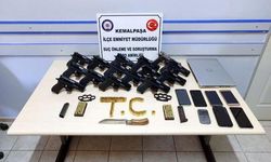 İzmir'de silah ticareti yapan çete çökertildi: 2 tutuklama