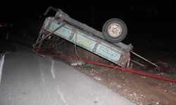 Manisa'da TIR ile traktör çarpıştı: 2 Yaralı