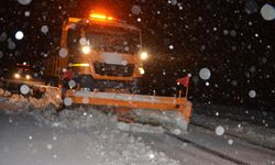 Antalya-Konya karayolunda yoğun kar: Ağır tonajlı araçlara izin verilmiyor