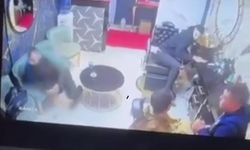 İzmir’de berber dükkanına silahlı saldırı kamerada