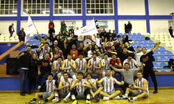 İEÜ basketbol takımı, büyük mücadeleyle bölge şampiyonluğunu kazandı!