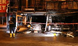 İzmir'de cep telefonu mağazasında yangın: İntikam iddiasıyla tutuklama