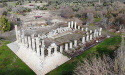 Apollon Smintheus Tapınağı'nda bin yıllık mezar keşfi