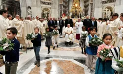 Papa Franciscus, Vatikan'ta Noel Ayini'nde tüketim kültürüne karşı uyardı.