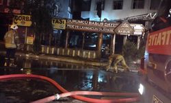 Sancaktepe'de dükkanda çıkan yangın maddi hasara yol açtı