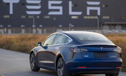 Tesla, Otopilot sorununu çözmek için araçlarını geri çağırıyor