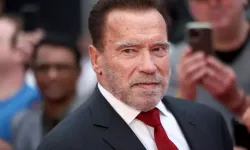 Ünlü aktör Arnold Schwarzenegger havaalanında alıkonuldu