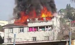 Beykoz'da 2 katlı evin çatısı alevlere teslim oldu