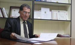 İzmirli öğretmen ve avukat Ferda Sarıyer 17 diplomaya ulaşmayı hedefliyor