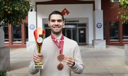 İzmirli Yağız Avcıoğlu, Uluslararası bale şampiyonasında Türkiye'yi gururlandırdı