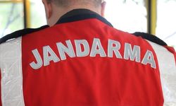 Jandarma'dan nefes kesen operasyon: Barajın ortasında mahsur kaldılar!