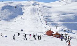 Türkiye'nin kayak merkezlerinde kar kalınlığı 183 santimetreye ulaştı