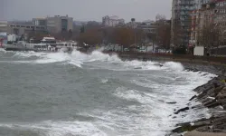 İzmir'de şiddetli lodos uyarısı: Hayatı olumsuz etkileyecek!
