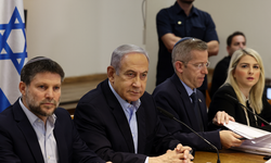Netanyahu, kabine üyelerinin ve üst düzey yetkililerin yalan makinesine sokulmasını istiyor