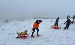 Ankaralılar Elmadağ Kayak Merkezi'nde karla buluştu