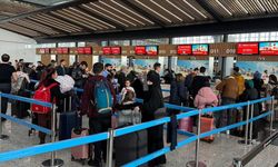 İstanbul Havalimanı'nda yarıyıl tatili nedeniyle kuyruklar oluştu