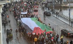 Amsterdam'da İsrail'in Gazze saldırılarına protesto