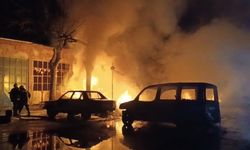 Kozan'da gece yarısı dehşet: Lastik dükkanı alev alev yandı