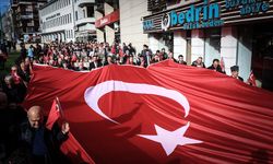 Bursa'da şehit ve gazi aileleri teröre karşı yürüyüş düzenledi