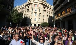 Atina'da memurlar 24 saatlik greve gitti