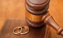 Eşine "Alo" diyenlere dikkat! Yargıtay'dan tartışma yaratan boşanma kararı!