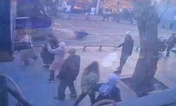 Sultanahmet'te tramvay kazası: Yaşlı adam hastaneye kaldırıldı
