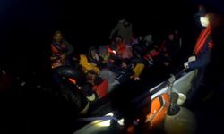 Sahil Güvenlik, Dikili'de 21'i çocuk 44 düzensiz göçmeni kurtardı!