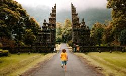 Bali'ye giriş ücretli hale geldi: turistler 10 dolar ödeyecek