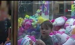 Avusturalya’da oyuncak makinesine sıkışan çocuk kurtarıldı