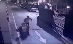 Fatih'te market sahibi hırsızı copla dövüp kovaladı!