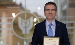 Yaşar Üniversitesi Rektör Yardımcısı Prof. Dr. Yiğit Kazançoğlu'na uluslararası ödül!