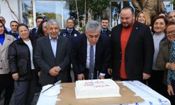 Güzelbahçe Belediyesi çalışanları Başkan Mustafa İnce’nin doğum gününü kutladı
