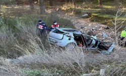 Milas'ta direksiyon hakimiyetini kaybeden araç şarampole yuvarlandı