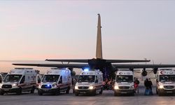 Deprem bölgesine 2 bin ambulans ve UMKE aracı sevk edildi