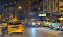 İzmir'de taksicilerden konvoylu tepki