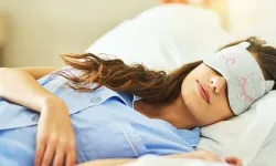 Genç hissetmede uykunun rolü: 1 ay uykularını tam alanlar 6 yaş genç hissediyor