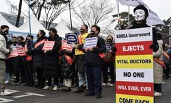 Güney Kore'de greve giden stajyer doktorların lisansları askıya alınıyor!