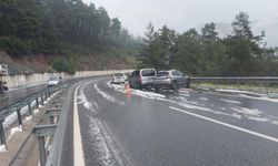 Marmaris'te yağmur ve dolu felaketi: 6 araçta maddi hasar!