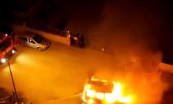 Elazığ'da korkutan yangın: Seyir halindeki araç alevlere teslim oldu!