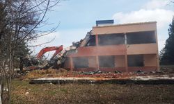 Safranbolu'da depreme dayanıksız okullar yıkılıyor, yerlerine yenileri yapılıyor