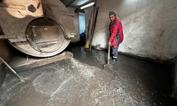 Yüksekova'da yağmur felaketi: Kalorifer dairesi sular altında!