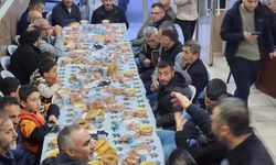 İzmir'de yaşayan Erzurumlular geleneksel iftar yemeğinde buluştular