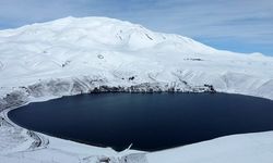 Bitlis'in saklı cenneti Aygır Gölü yeniden beyaza büründü!